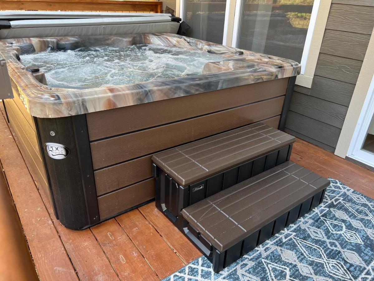 Mins To Gburg Sleeps 8 Hot Tub Arcade Area Pool Villa Gatlinburg Exterior foto